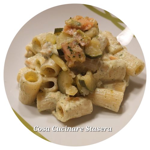 Pasta al salmone e crema di zucchine